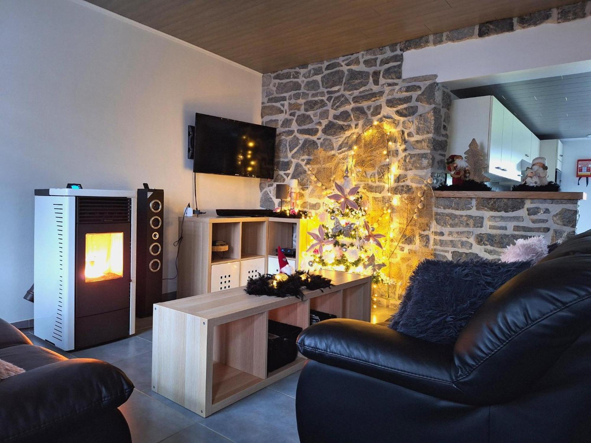 Au Chant Des Roches - Parking - Wifi - Terrasse - Chambres Familiales - 세르퐁텐느 외부 사진